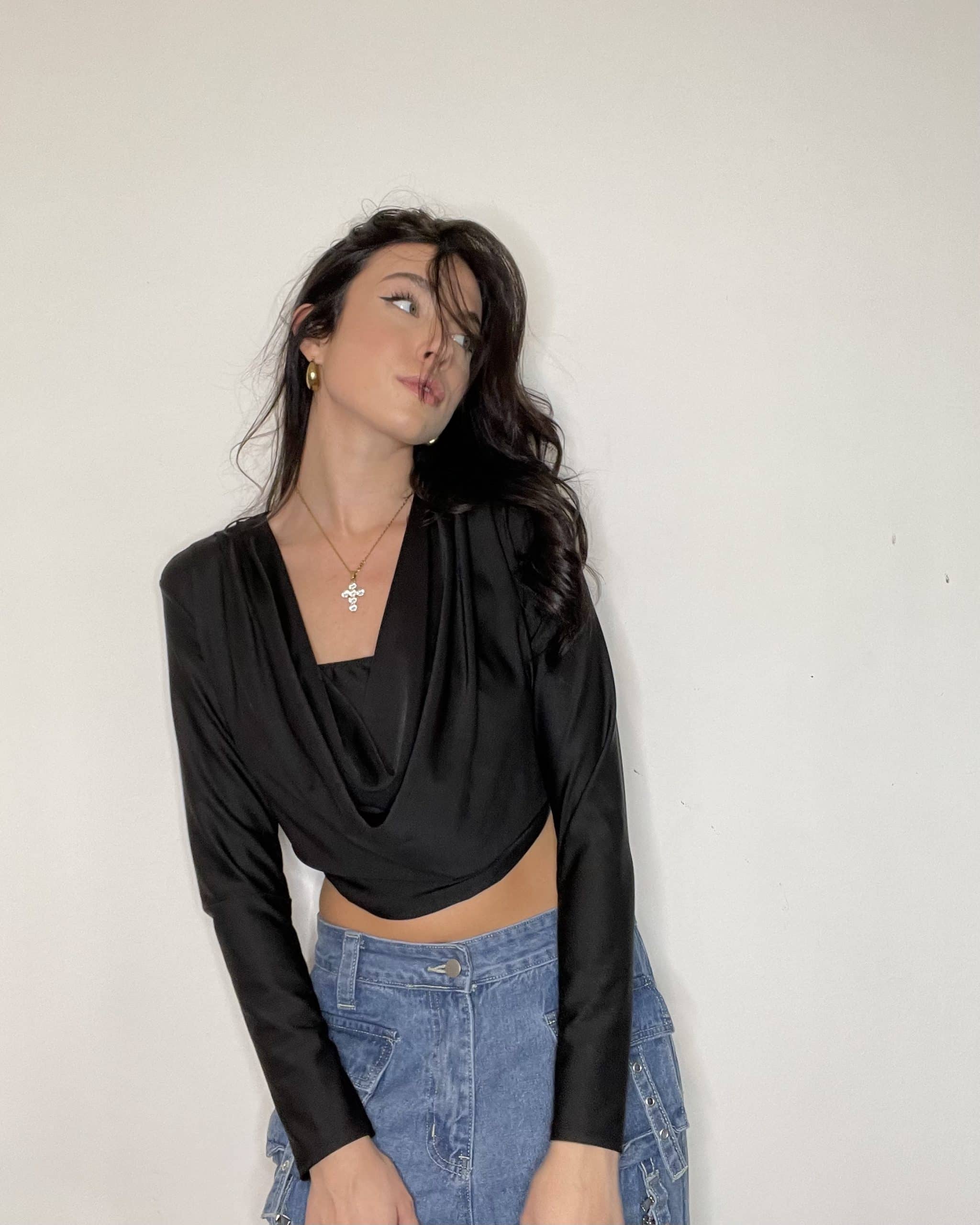 MAGLIA DRAPPEGGIATA NERA