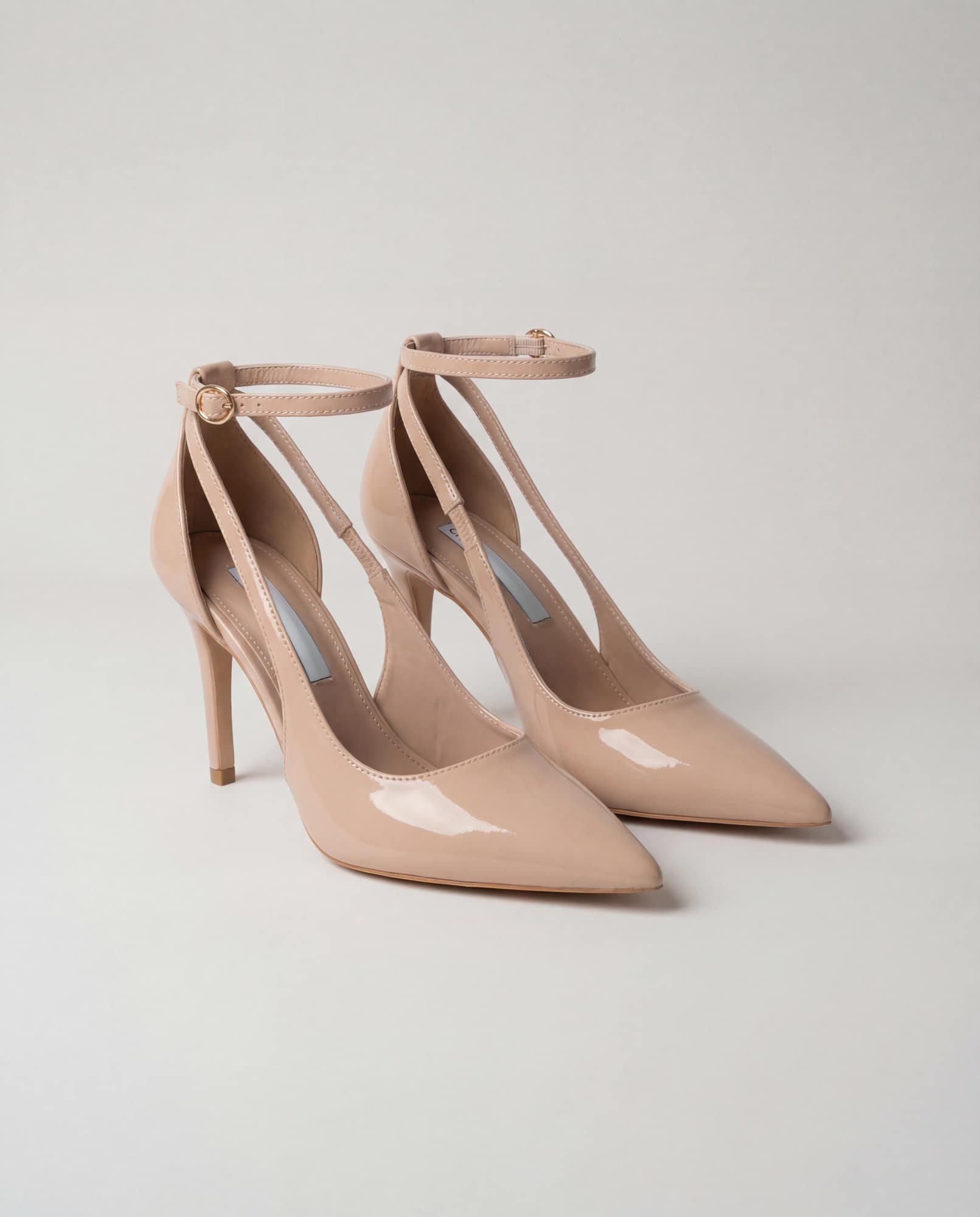 Decolletè in vernice - beige