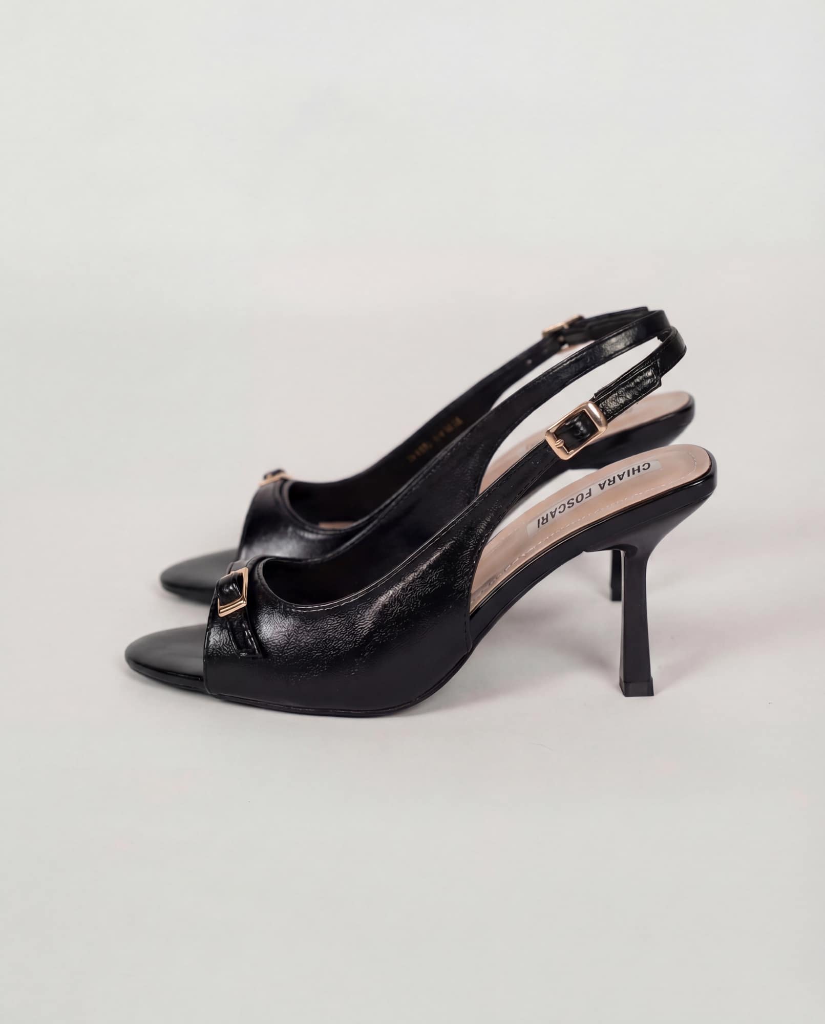 Sandali in similpelle - nero