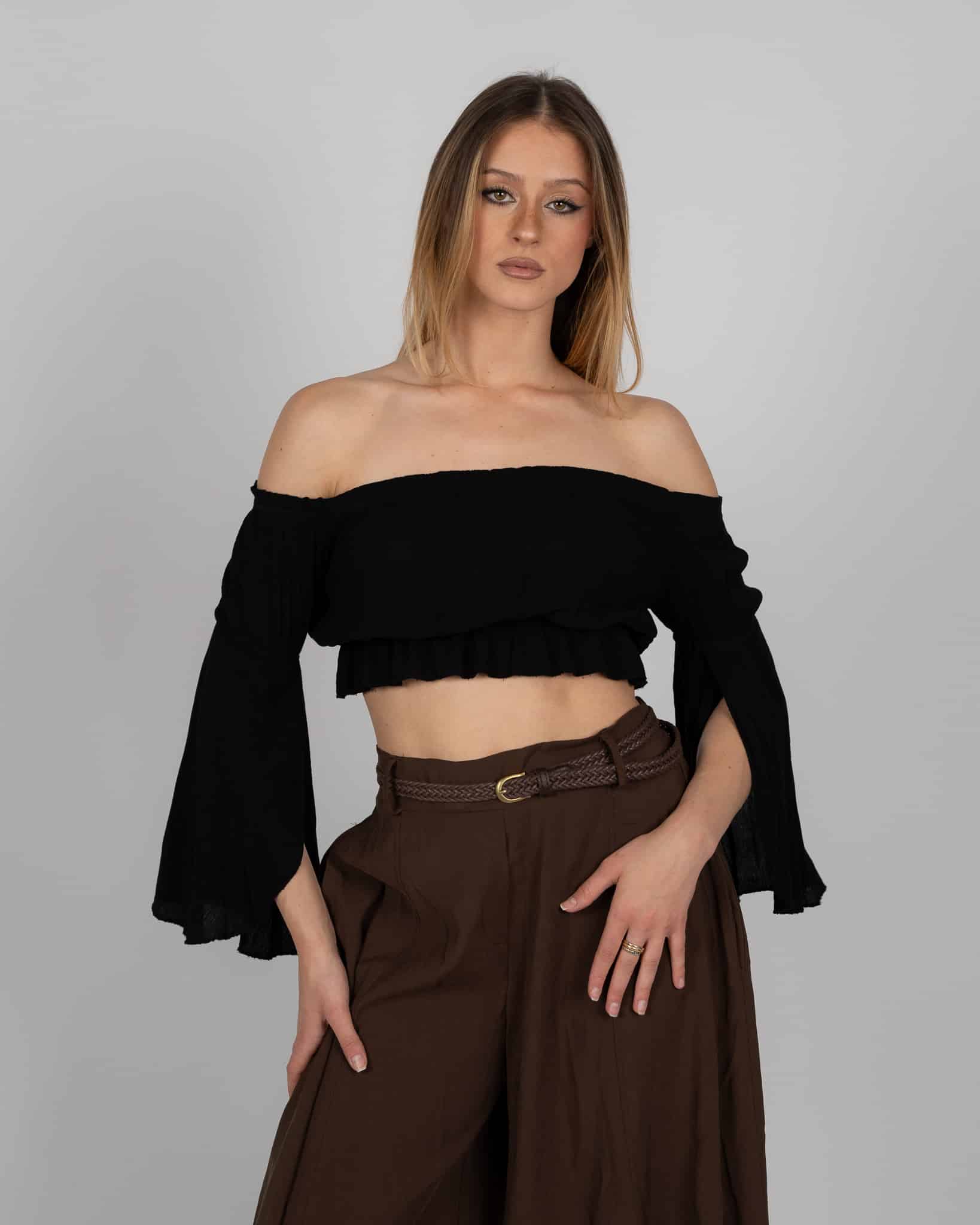 Maglia con scollo dritto arricciata - nero