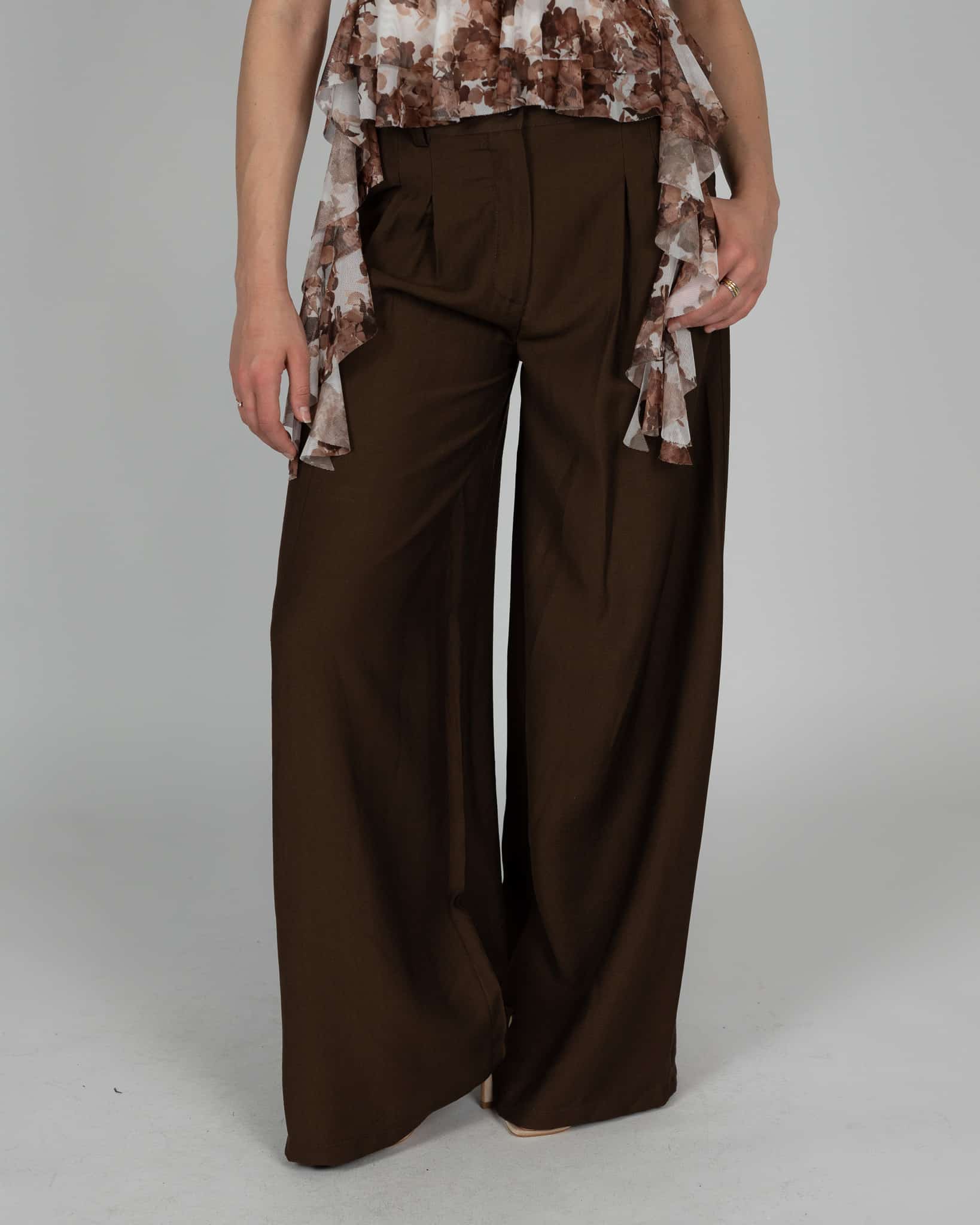Pantaloni a palazzo con pinces - MARRONE
