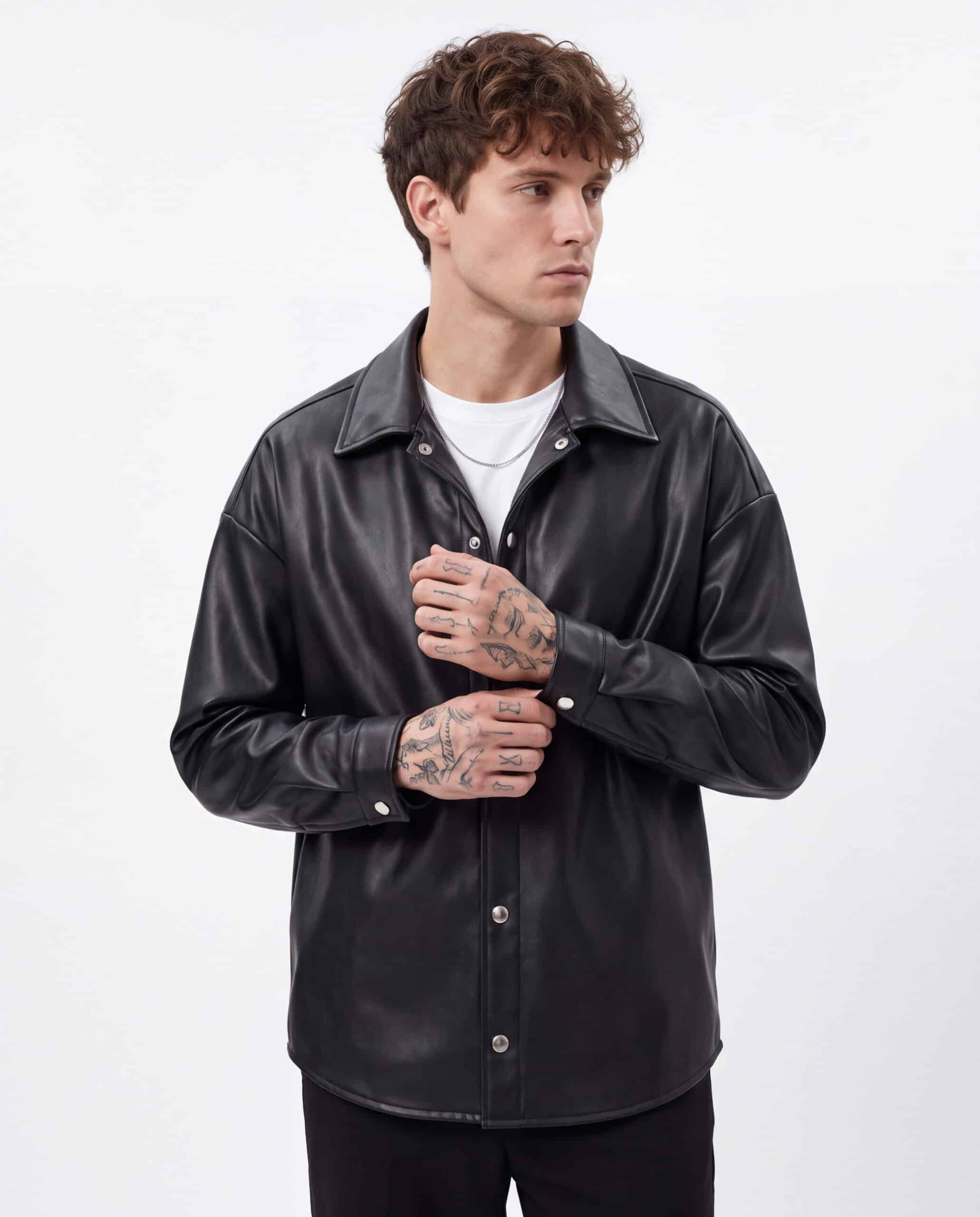 Camicia da uomo in ecopelle - NERO