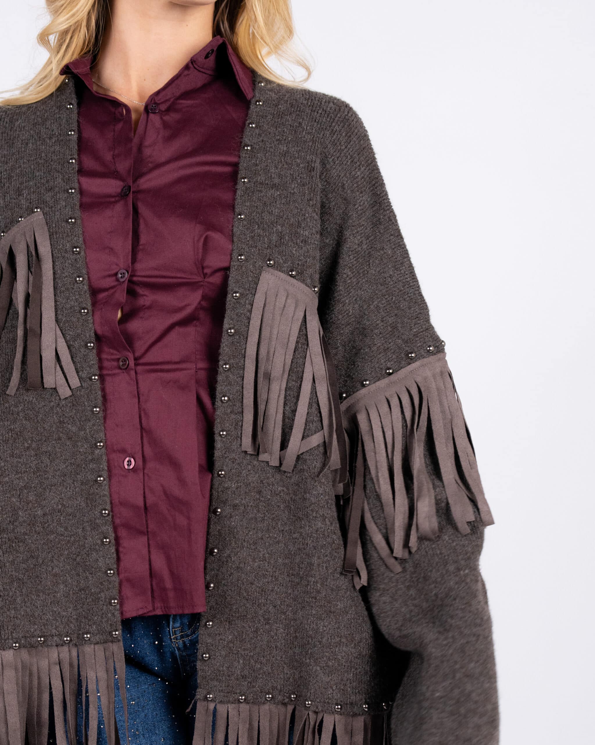 Cardigan in maglia con borchie e frange - MARRONE